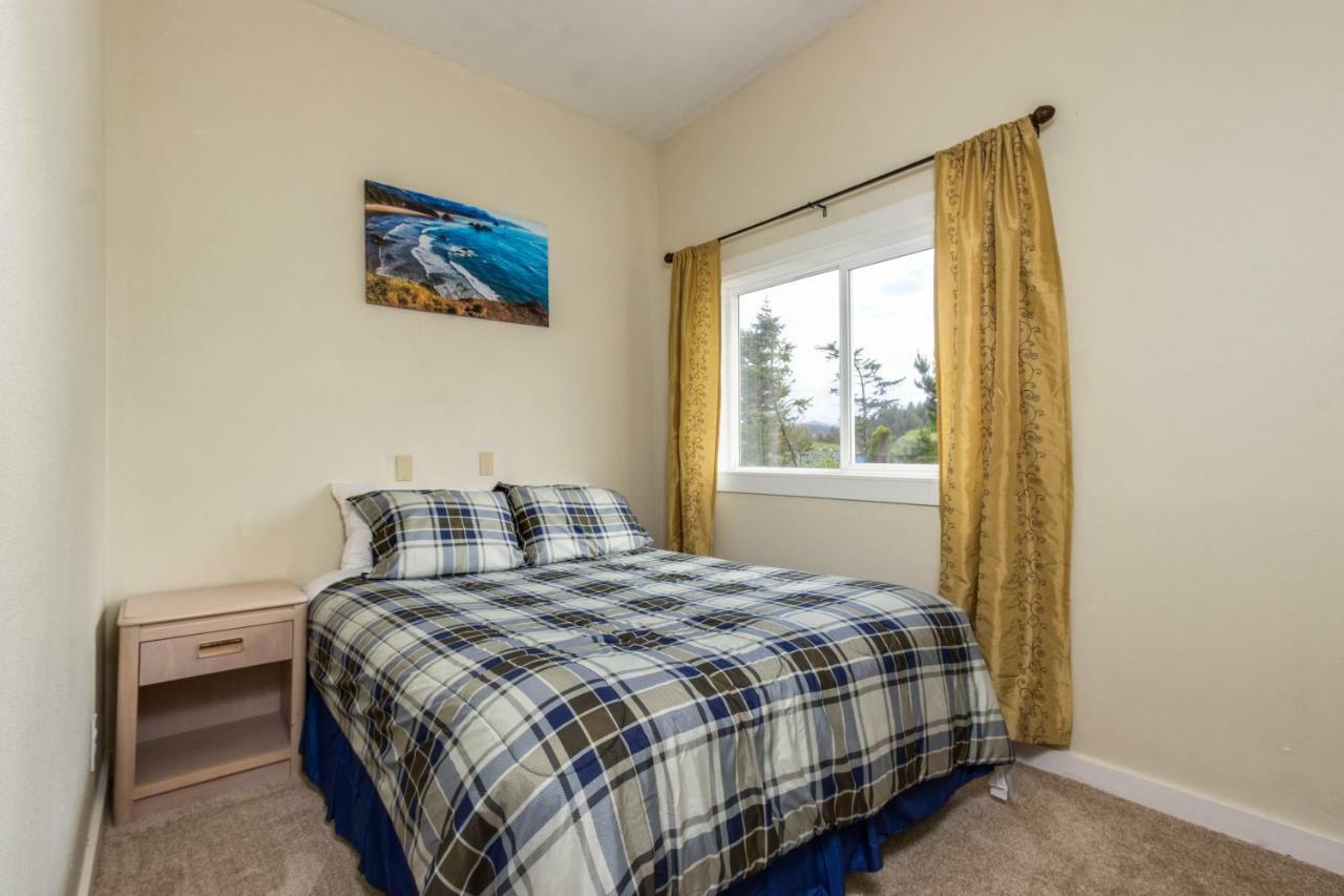 Sandstone Point Hotel Lincoln City Phòng bức ảnh